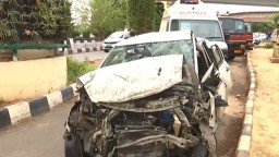 Three injured as Jaguar car hits cab in Delhi's Dhaula Kuan, eyewitness shares accident details